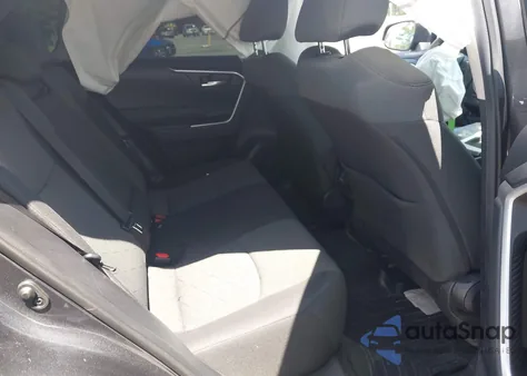 2021 Toyota Rav4 Xle z USA, uszkodzony, nr VIN 2T3W1RFV6MC148624